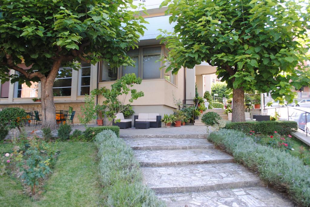 Hotel Villa Edelweiss Chianciano Terme Exterior photo